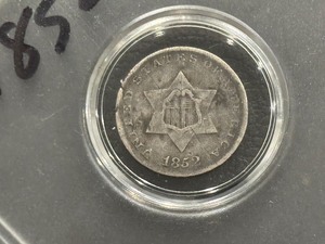 lot 31 image: 1852 Three Cent Silver