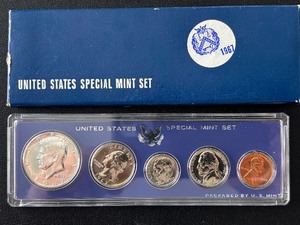 lot 12 image: 1967 Special Mint Set