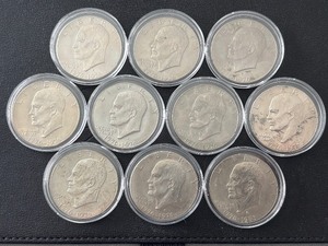 lot 28 image: Eisenhower Dollars