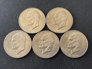 lot 50 image: 1976-D Bicentennial Eisenhower Dollars Uncirculated