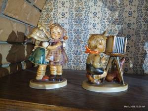 (2) Goebel M.I. Hummel Figurines