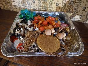 3 lb. 5 oz.Tray of Costume Jewelry