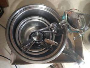 Stainless Steel Mixing Bowls, Measuring Cups, & Measuring Spoons, & Pyrex Measuring Cups