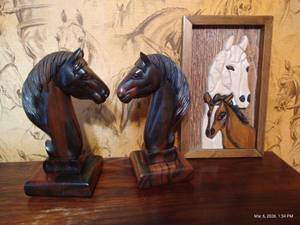 Wooden Horse Head Bookends & Wall Decor
