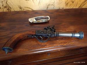 Decorative Pistol & Folding Knife