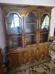 2-Piece China Hutch