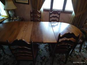 Dining Room Table with (6) Chairs