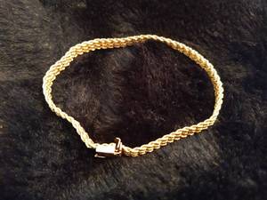 Beautiful 14K Gold Bracelet - 7.0 grams