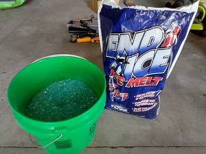 Bucket & Bag of Ice Melt