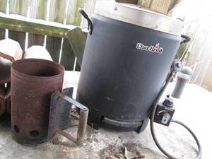 lot 8 image: Char-Broil The Big Easy Tru-Infrare...