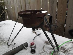 lot 15 image: Gas operated Turkey fryer base...