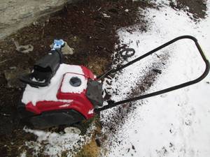 lot 24 image: Toro Power Clear 180 gas operated s...