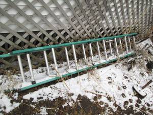 lot 28 image: Keller Aluminum and fiberglass 12 f...