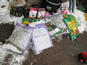 lot 32 image: Large lotbof outdoor planters, gard...