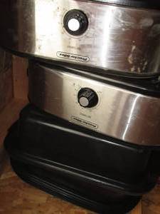 lot 63 image: 2-large Proctor-Silex Roaster pans...