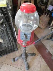 lot 75 image: Coin operated Pedestal style Gunbal...