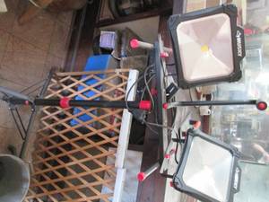 lot 76 image: Dual head Fully adjustable Husky li...