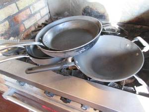 lot 92 image: Set of quality pans and cookware