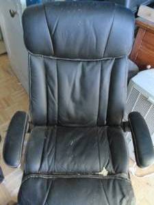 lot 213 image: Office chair...