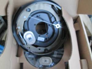 lot 223 image: Pair of drum brakes...