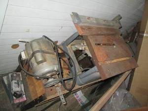 lot 231 image: Table saw with tilting blade...