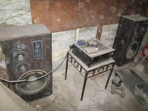 lot 251 image: Onkyo stereo receiver with speakers...