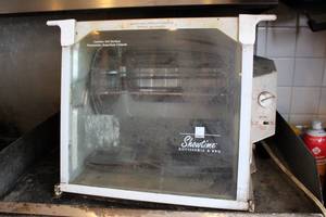 lot 102 image: Countertop Ronco Showtime Rotisseri...