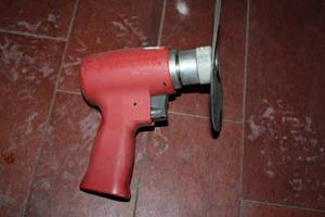 lot 119 image: Husky pneumatic dual action sander...