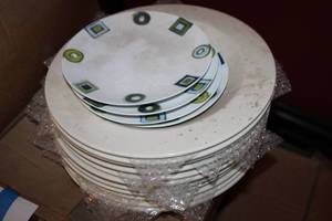 lot 165 image: Stack of dinner plates and decorati...