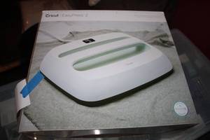 lot 179 image: Cricut Easy Press 2 in original box...