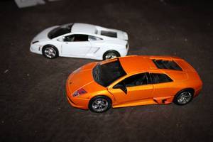 lot 281 image: 124 scale Maisto Lamborghini Galla...