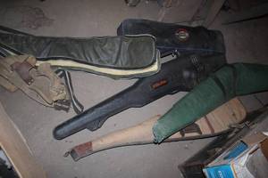 lot 288 image: Variety of soft sided rifle cases a...