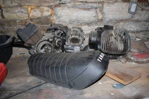 lot 298 image: Misc mini bike motors plus other pa...