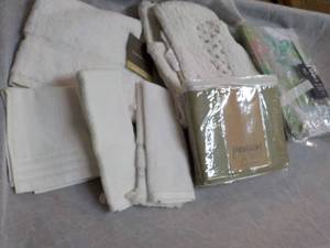 lot 51 image: New Overstock from JC Penny...