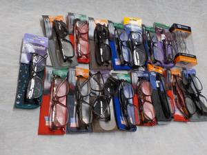 lot 133 image: 20 pair Readers with Cases- variety...