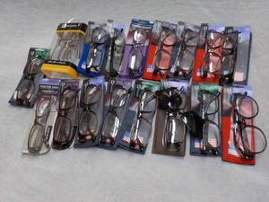 lot 136 image: 20 pair Readers with Cases- variety...