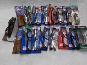 lot 137 image: 20 pair Readers with Cases- variety...