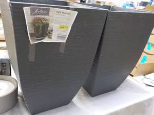 lot 143 image: Set of 2 Tall Jardinera Alto 14 x 1...