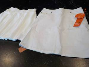 lot 89 image: 2 Skorts size Med....