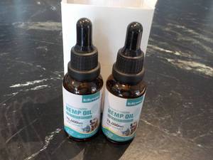 lot 98 image: 2 Bottles Hemp Oil for Pets...