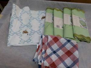 lot 185 image: Easter Table Runner, Placemats and ...