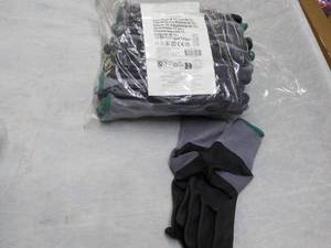 lot 197 image: Pack of 12 Work Gloves...