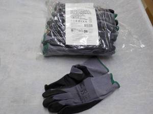 lot 198 image: Pack of 12 Work Gloves...