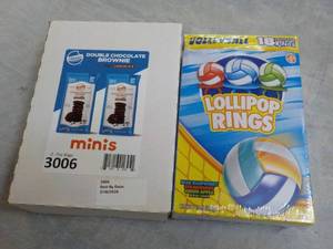 lot 288 image: Brownie Minis and Lollipop Rings...