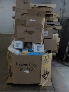 lot 309 image: Pallet of New Overstock and Unclaim...