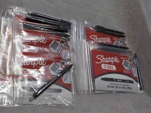 lot 337 image: Pkg of 10 Sharpie S-gel Pens...