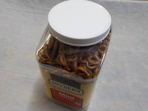 lot 344 image: 30 oz jug Snyders Mini Pretzels...