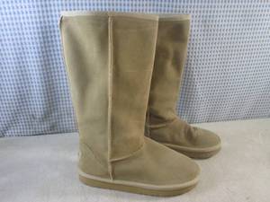 lot 17 image: (BSB) Pair of Skechers Australian S...