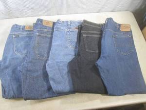 lot 32 image: (CS) 5 Pairs of Denim Blue Jeans - ...