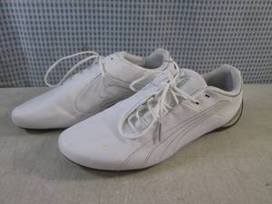 lot 45 image: (CSB) Pair of Puma Sneakers Size 12...